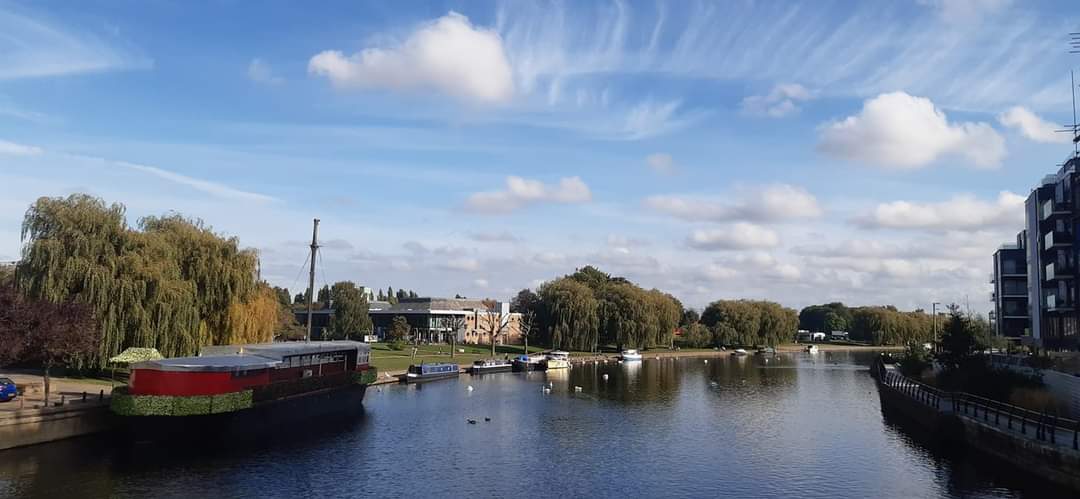 ArtofTonyNero's tweet photo. My attempt to cheer up this wet and misty morning...took this one on Saturday. #TheEmbankment from #TownBridge with the @KeyTheatre in sight, @flettonquays to the right...it's suddenly dawned on me how much is in this one frame. #rivernene
#Peterborough Have a good one peopz 👌🏽 https://t.co/eNNznOo1Wh