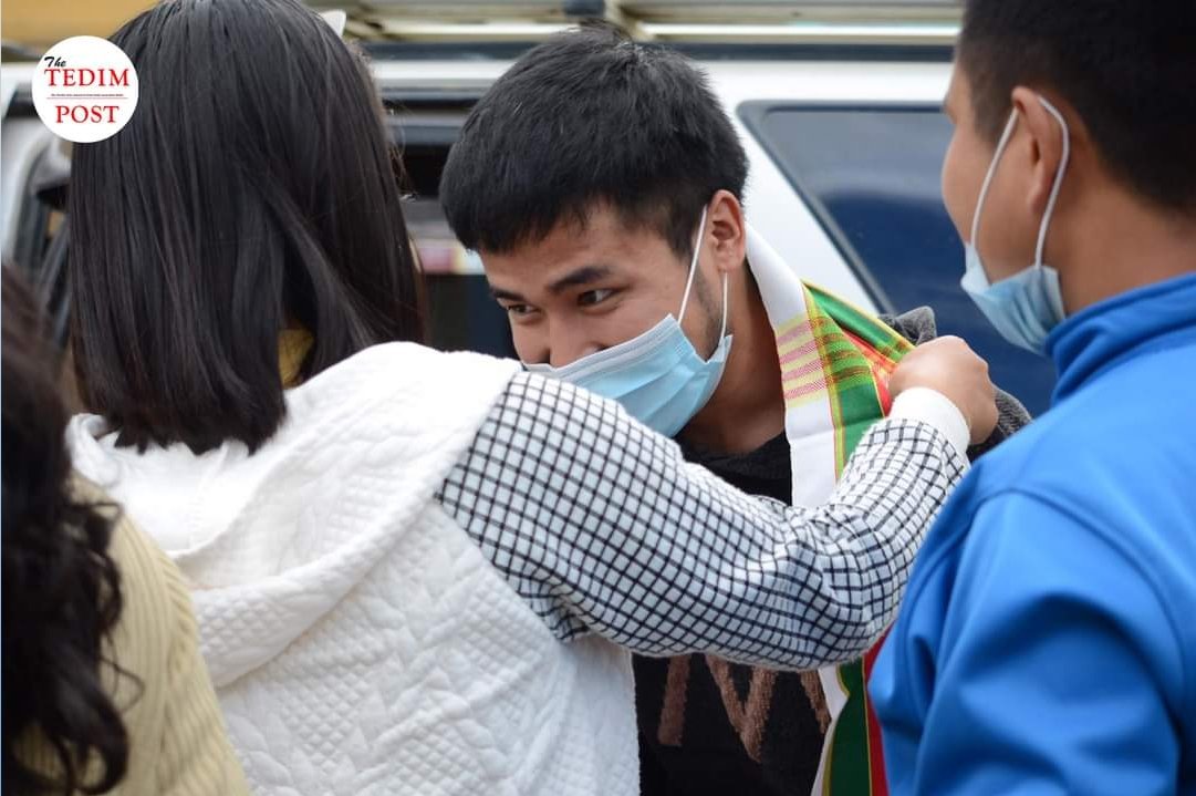 TG. LIANPI AND SIAMA KIM RELEASED
Tedim – October 19

After being detained for 193 long days, student leader Tg. Khai Than Lian and CDM nurse Sm. Cing Don Kim have been released around 12:00PM today. A total of 14 detainees in Chin State are released today. 

#TheTedimPost