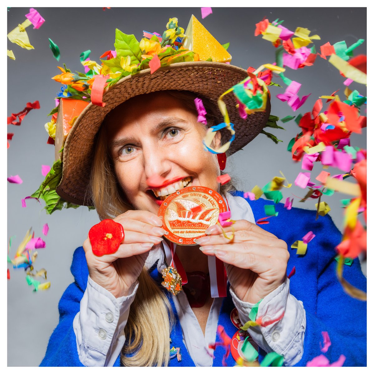 Durch die Pandemie ist 2020 die Session praktisch ausgefallen aber in diesem Jahr geben wir dem #Karneval wieder ein Gesicht und tragen die Freude und das Lebensgefühl in die weite Welt. #lachen #nrw #fotografie

christian-thieme.de/gallery/