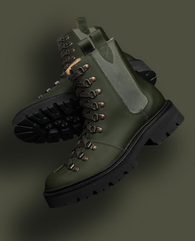 grensonshoes's tweet photo. RUBBERISED COLLECTION - DROP 2 now available online and in store
#grenson #grensonshoes #grensonboots #boots #rubberised #hikingboots #hikerboots #menswear #womenswear #fashion #style https://t.co/NTf6mXBN9C