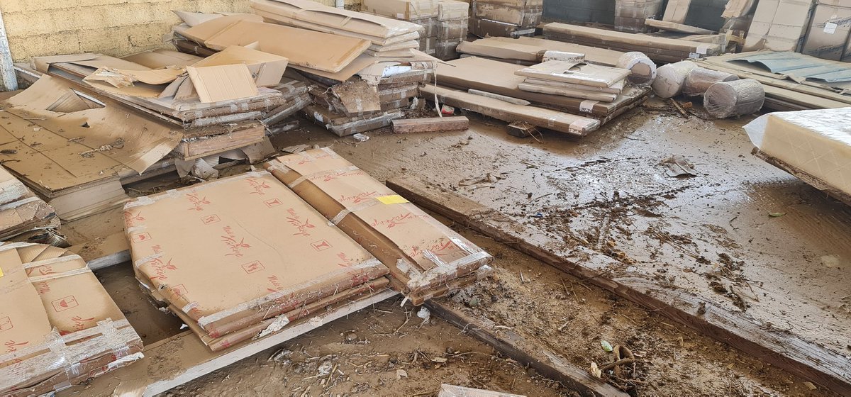 <a href="/alfurisi18/">محمد الفريسي</a> <a href="/MOE_Oman/">وزارة الاقتصاد - سلطنة عُمان</a> <a href="/AlkhanjarM/">AlKhanjar Media الخنجر للإعلام</a> @chamber_oman <a href="/mcsy_om/">وزارة الثقافة والرياضة والشباب - سلطنة عُمان</a> <a href="/Tejarah_om/">وزارة التجارة والصناعة وترويج الاستثمار - عُمان</a> من الخابورة (الزدجالي للأثاث ) مخزن الأثاث غرق بالكامل ....هل من مجيب؟