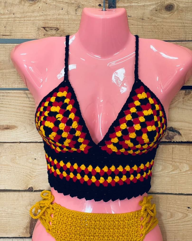_CraftingAround's tweet photo. Handmade
🇺🇬 Bralette 🇺🇬 

Can be made in any colours you like.
30k only. 

WhatsApp 0784612417 to order. https://t.co/cPkfoO2SvD