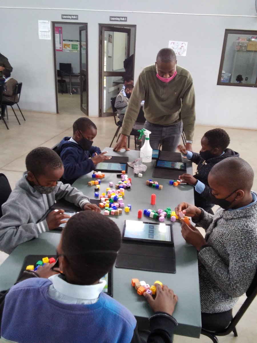 Hlami19's tweet photo. Learning continues with learners from Tiyani #RuralRockStars @DumphriesDLC @GwfOnline https://t.co/EXe4aVBRSF
