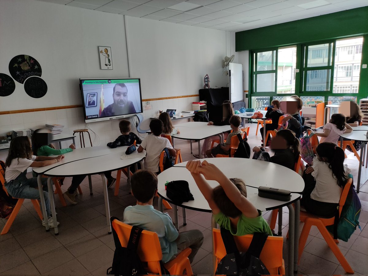 Iniciem la Codeweek amb el repte: 'Dissenya la teva mascota virtual'. Amb l'Scratch Jr haurem de resoldre el repte de programació treballant la resolució de problemes, creativitat i pensament estructurat.
 #codeweekcat #jecasp #pin3