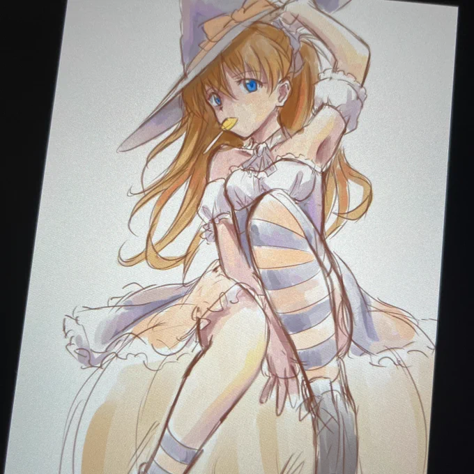 もうすぐハロウィンか… 
と思って、なんか描こうかなとテキトーにラフ描いた。
本当なら5人描きたいな、でも時間がない…
なんかもうこれ完成でよくない?とか一瞬思ってしまったあたりもう私ダメだなほんとに😂
これ描くかはわかんないけどなんか描きます、多分←
エヴァじゃないの描きたい気分 