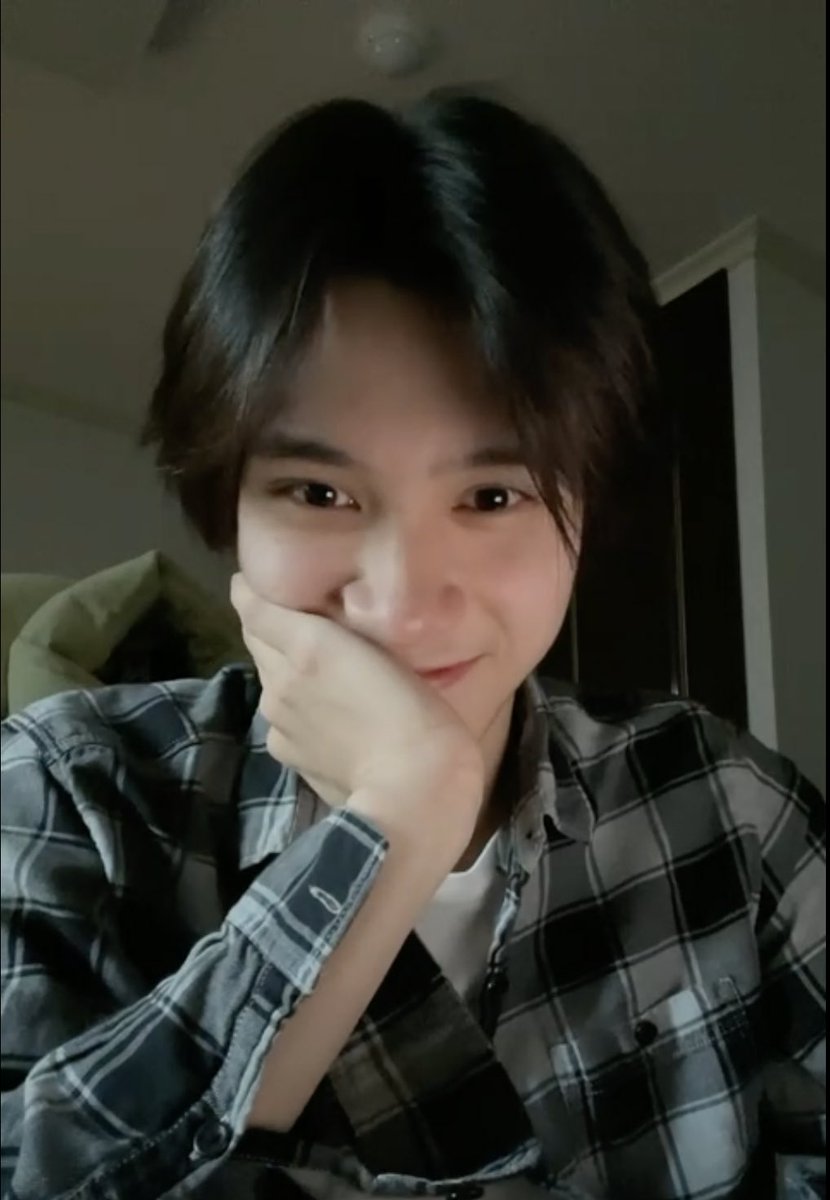 99YUDERY's tweet photo. smilin to much watchin him touching grass wont help me anymore …… https://t.co/nIGqyG6nAB