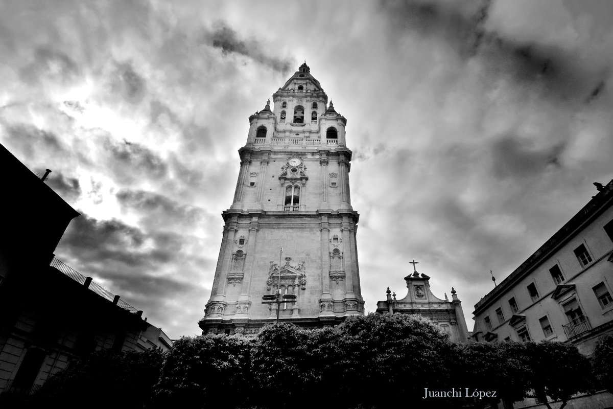 El 19 de octubre de 1521, se coloca la primera piedra de la torre de la Catedral de #Murcia 500 años.