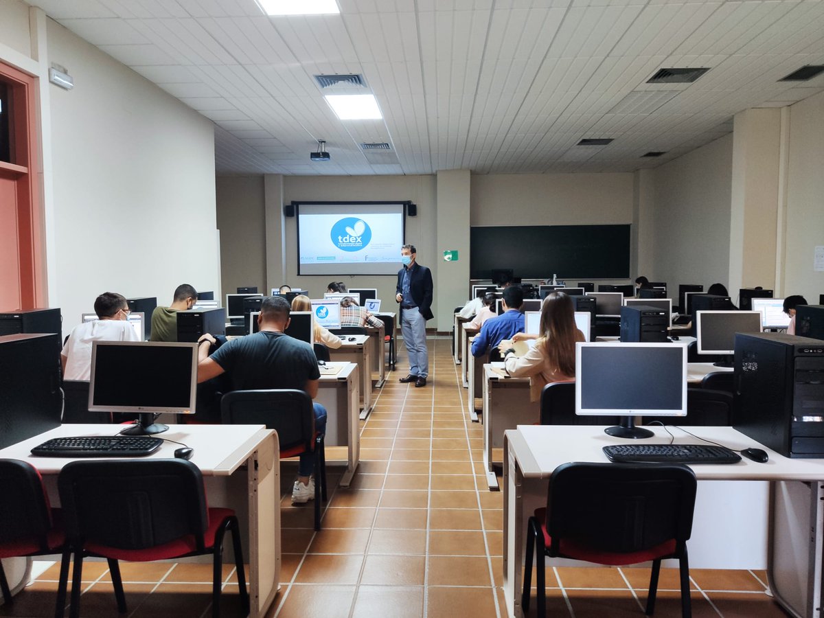 TDigitalEX's tweet photo. ¡Comenzamos la segunda edición de Tdex 👏🏼👏🏼! 

Ayer tuvimos la suerte de contar con el Director de nuestro Programa que impartió la primera de las sesiones del curso Emprendimiento Digital

Un placer contar con alumnos tan aplicados 😊 https://t.co/Cmh8voATTL
