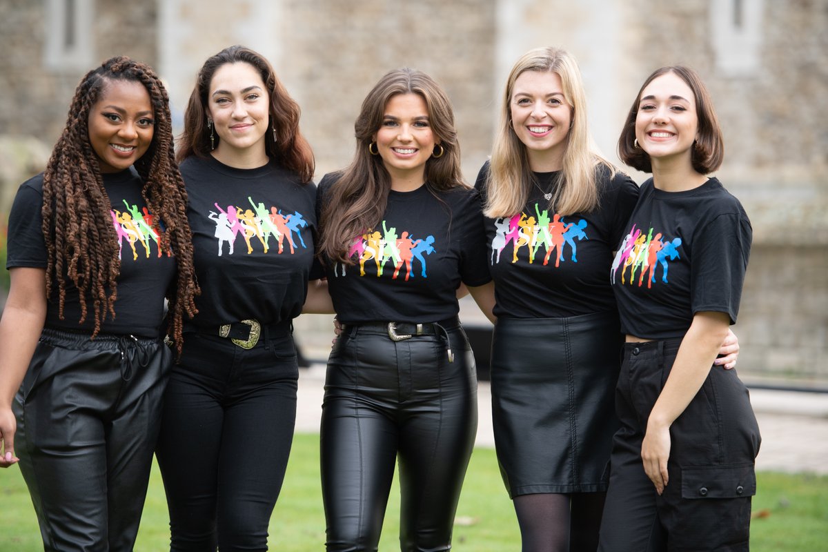 WhatsOnStage's tweet photo. New West End cast for Six unveiled: https://t.co/YSHdd2BhEr https://t.co/pZHFQ2pS4Y