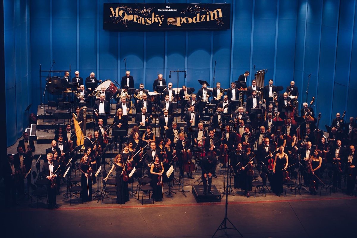 ArmPhilharmonic's tweet photo. 🎶 VELKÉ FINÁLE
Arménská hudba v podání Arménské filharmonie. Mansrurjan / Terterjan / Chačaturjan. Takový byl závěrečný večer letošního ročníku festivalu ve vyprodaném Janáčkově divadle.

✔️ Eduard Topchjan - Conductor 

#LucaRanieri_viola #armphilharmonic #EduardTopchjan https://t.co/9jcXnJxYa7