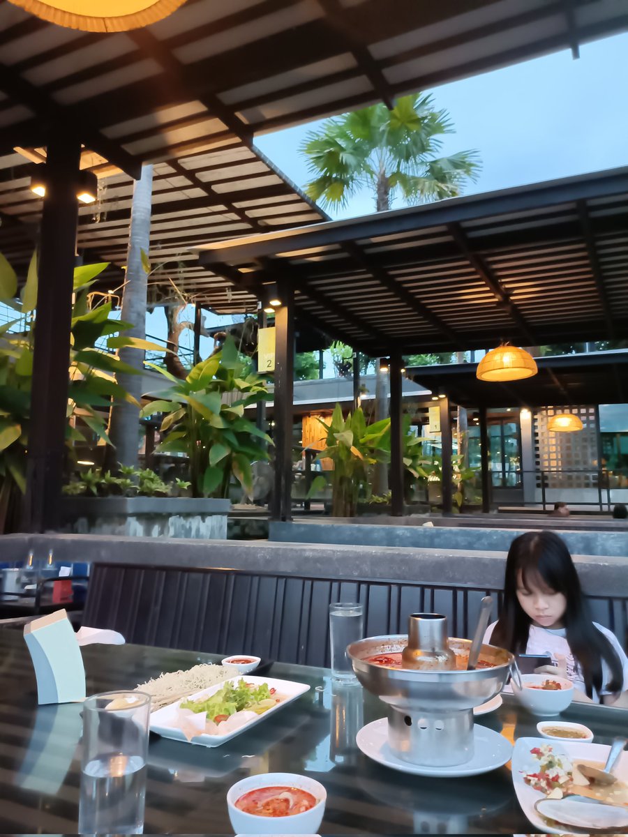 Rungden1's tweet photo. บรรยากาศดี๊ดี https://t.co/yygZeS0fbW
