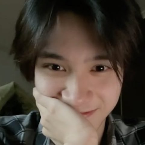 99YUDERY's tweet photo. yup hendery boba eyes <3 https://t.co/yKpqPg5oq6
