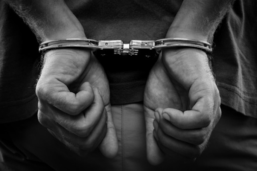 #sapsHQ Eight suspects were arrested for Internet scams, money laundering and international-wide scale financial fraud in Cape Town in joint operation. The suspects are alleged to have ties to a transnational organized crime syndicate. saps.gov.za/newsroom/selne…