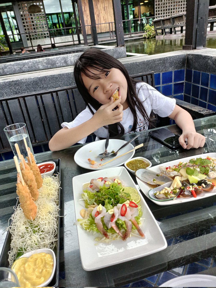 Rungden1's tweet photo. เห็นรอยยิ้ม ความร่าเริง แม่ก็มีความสุข https://t.co/VSEuRpgK7u