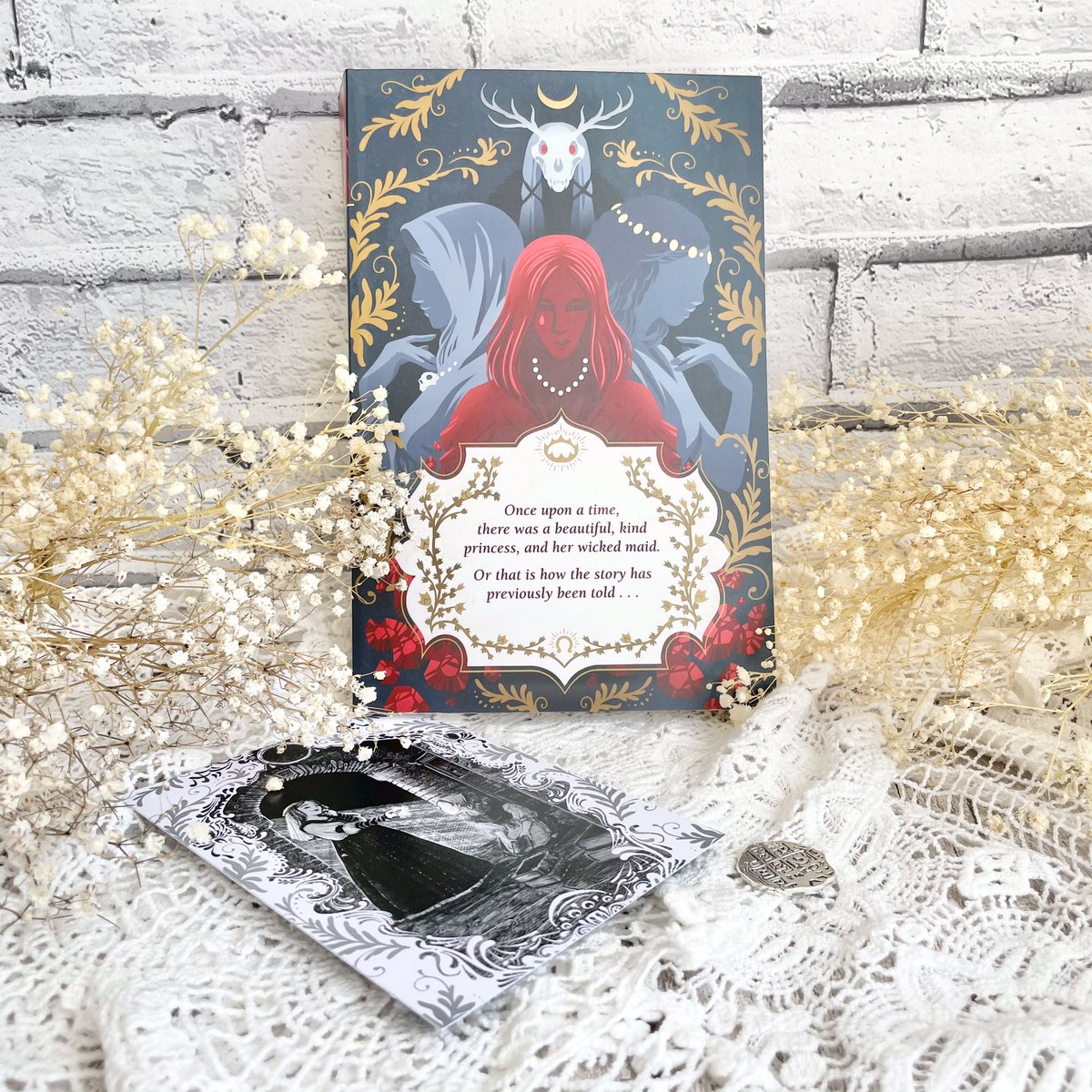 TwistedinPages's tweet photo. ✨New blog review✨ #LittleThieves by @what_eats_owls 5 Stars! This book blew me away, a must read for all fantasy lovers! Out today 💫
Thank you @readeatretreat @HodderBooks @hodderscape for the lovely review proof 💓
https://t.co/eRoeT50P2E
#giftedproof #bookreview https://t.co/1OFB4aBEc4