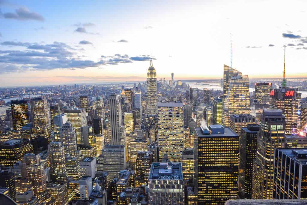 viajeschavetas's tweet photo. ¡NEWS! @AirFranceES ante la apertura de fronteras USA:
🔖 Nueva York (i/v) desde 264 €
🔖 San Francisco (i/v) desde 319 €
🔖 Chicago (i/v) desde 319 €
Y más ...
👉 https://t.co/MsmKpPUEUL
Billetes 100% modificables y reembolsables #AFProtect #VuelaEEUU #AirFrance #ad https://t.co/mEFBoymL6N