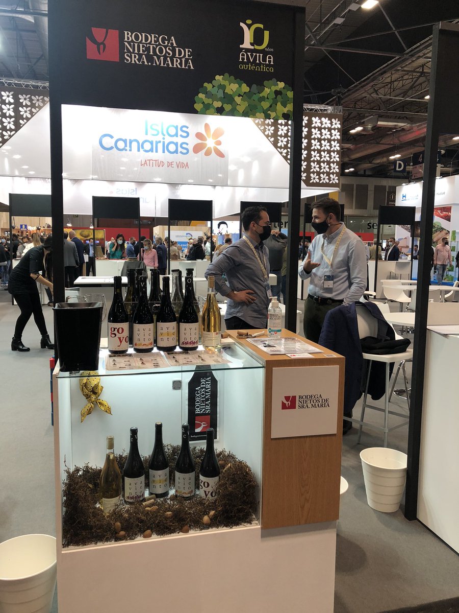 bodeganietos's tweet photo. Preparados para un día más, con más vinos🍷diferentes 😋 y con más ganas 💪🏻 después de estos dos años durillos 🔛3️⃣2️⃣1️⃣…
#SalonGourmets2021 #BuenosDiasATodos https://t.co/sEAzAWGOdp