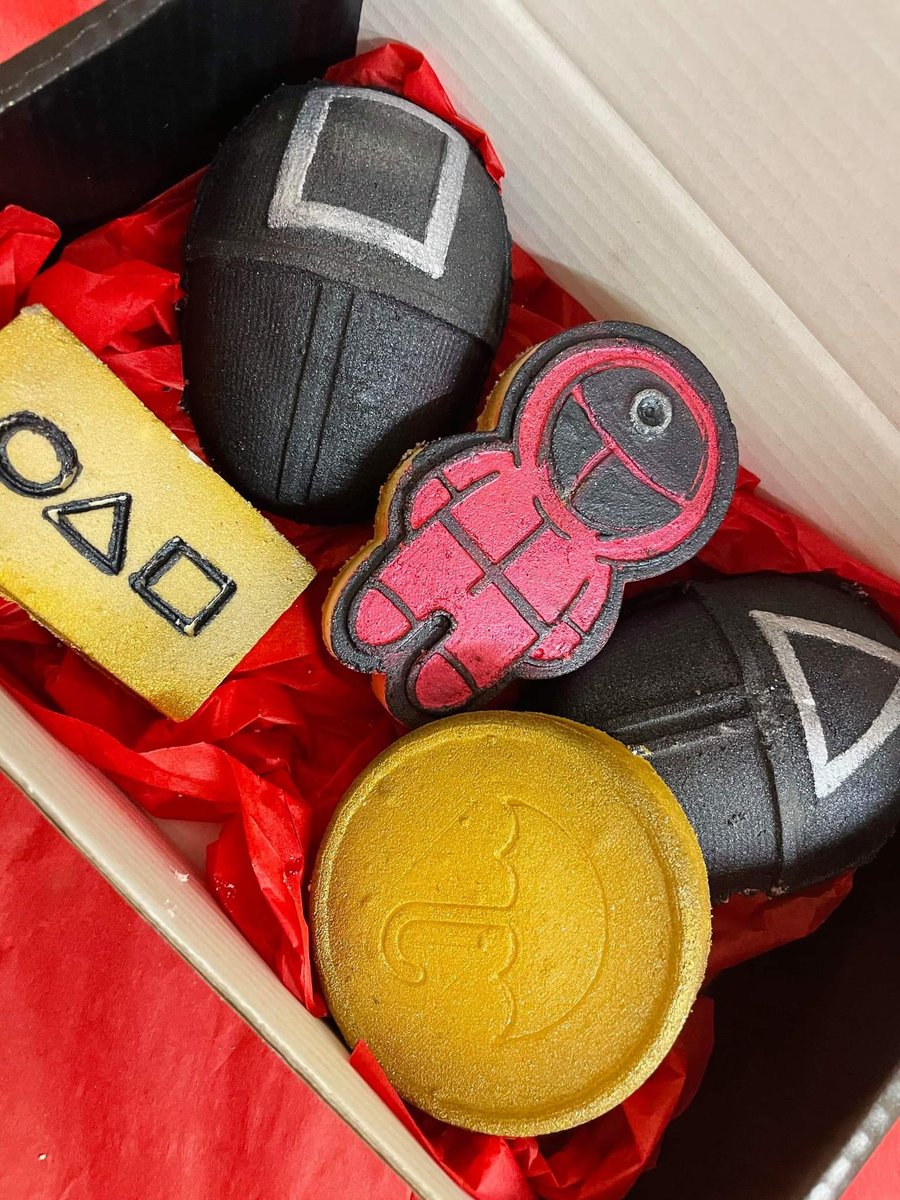 BombsandBubbles's tweet photo. Preorder is now available on my website.
These sets contain 5 bath bombs of various scents and sizes. Preorder now for delivery after end of October from HQ.
#Christmas #SquidGame #funset #CraftBizParty #breaktimehour #ShopSmallUK #bitoffun #funbath #bathbombs https://t.co/GYclR5X8zc