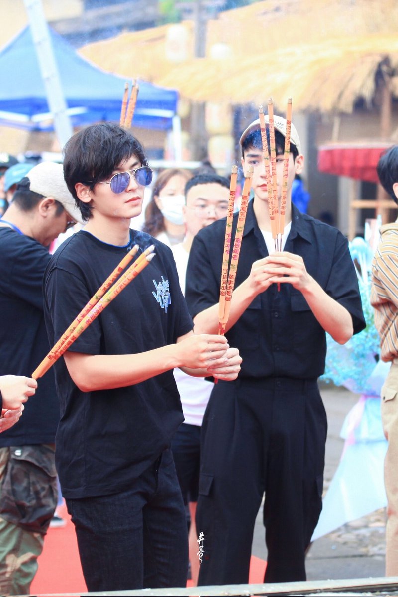 Comparing
x.com/thepandapose/s…