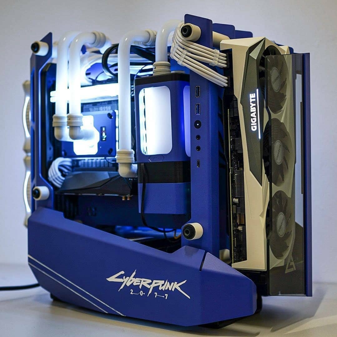 AORUS_BNLX's tweet photo. Even inspiratie lurken van deze awesome build van @puglifepc 💪
Nog niet vaak een Gaming OC grafische kaart gezien met custom spray paint 😳
.
in before: Antec Striker case 😂

#aorus #gigabyte #casemod #puglife #antec #monsterpc https://t.co/hQKUmvYiNX