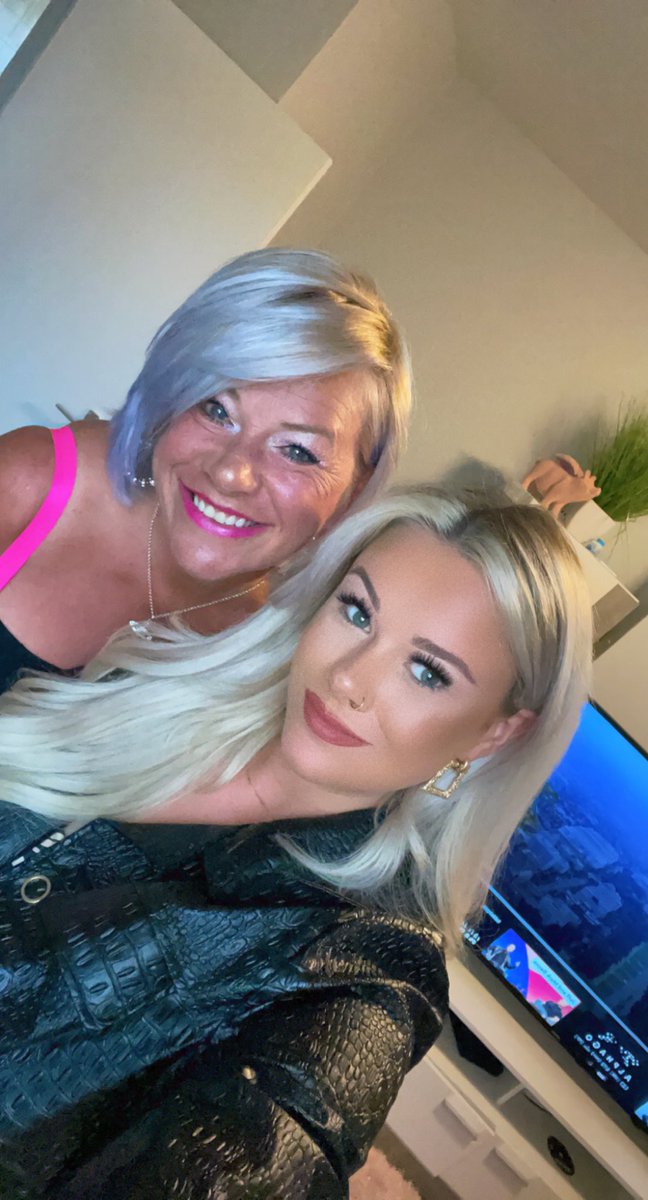 eileen roger tweet media