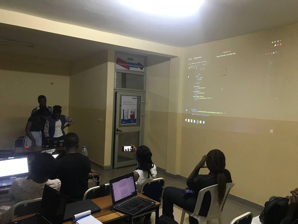 LeSeedMag's tweet image. Cette année, la formation s&apos;est faite dans trois paths principaux :  Android natif,  web et python. 
Ce samedi a lieu la cérémonie de fin a 14h, Acacias. Contact : 650187006 
Soyez des nôtres ce jour ! 
 #xcodepath2k21 #xcodepath #SaveTheDate  #CaParleDev #xcodepth2k21TheEnding