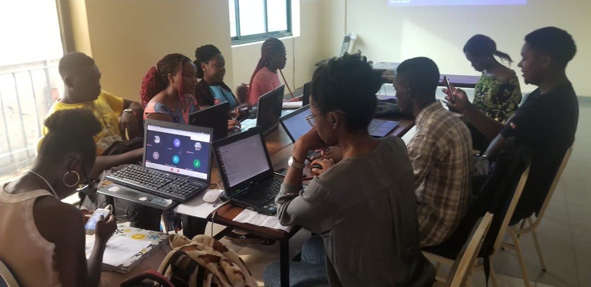 LeSeedMag's tweet image. Cette année, la formation s&apos;est faite dans trois paths principaux :  Android natif,  web et python. 
Ce samedi a lieu la cérémonie de fin a 14h, Acacias. Contact : 650187006 
Soyez des nôtres ce jour ! 
 #xcodepath2k21 #xcodepath #SaveTheDate  #CaParleDev #xcodepth2k21TheEnding