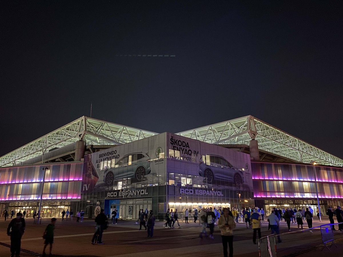 Hem il·luminat de rosa l'RCDE Stadium en suport a totes les persones que lluiten contra el Càncer de Mama. Estem amb vosaltres, guanyarem! 💗

Hemos iluminado de rosa el #RCDE Stadium en el #DíaMundialContraElCáncerDeMama. ¡Todo nuestro apoyo, venceremos! 💗

#TreuPit #SacaPecho