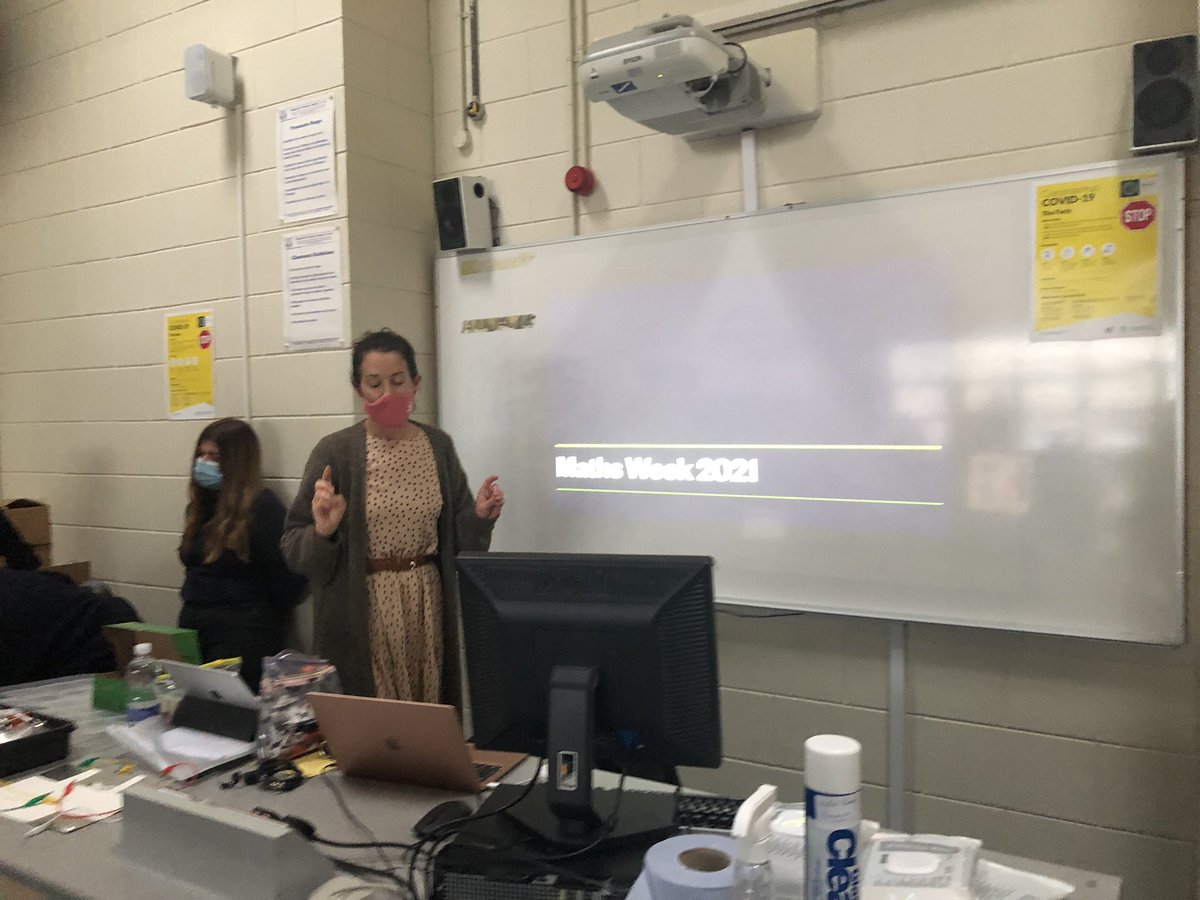 trionoidemaths's tweet photo. Maths Week continues in Pobalscoil this morning. Second Year Maths students  enjoyed getting an introduction to variables through computer science with Ms Flood and her 4th years assistants. https://t.co/GnO0DjCeyu