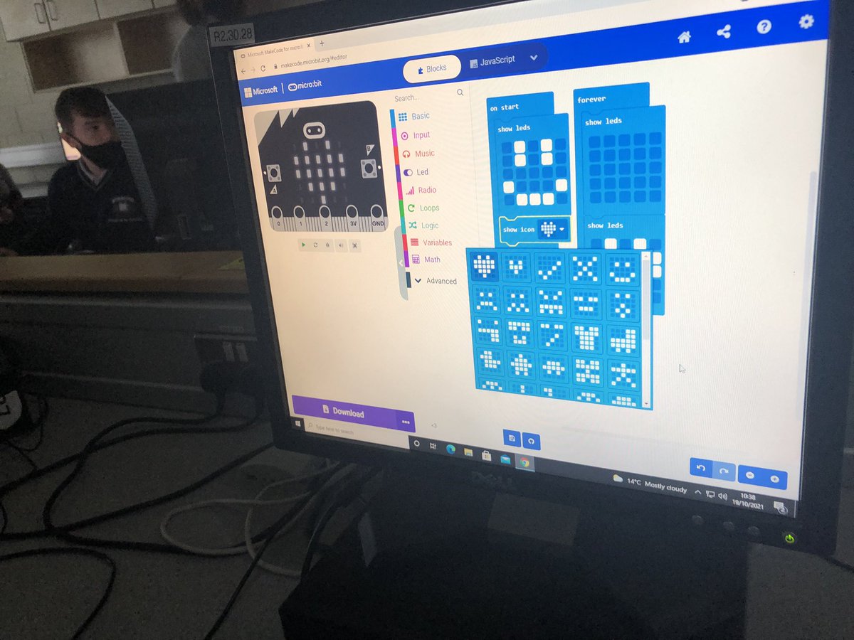trionoidemaths's tweet photo. Maths Week continues in Pobalscoil this morning. Second Year Maths students  enjoyed getting an introduction to variables through computer science with Ms Flood and her 4th years assistants. https://t.co/GnO0DjCeyu