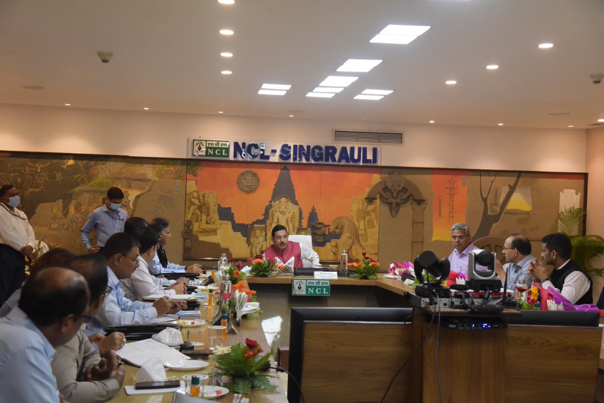 CoalIndiaHQ's tweet photo. Shri. Pralhad Joshi, Hon’ble Minister of #Coal, Mines &amp; Parliamentary Affairs chaired a review meeting of Northern Coalfields Ltd. at its Hq in Singrauli.  Shri. Binay Dayal, D-T, CIL, Shri.P.K. Sinha, CMD, NCL &amp; senior management of NCL attended the meeting.
#atmanirbharbharat https://t.co/K1sWbnDnfx