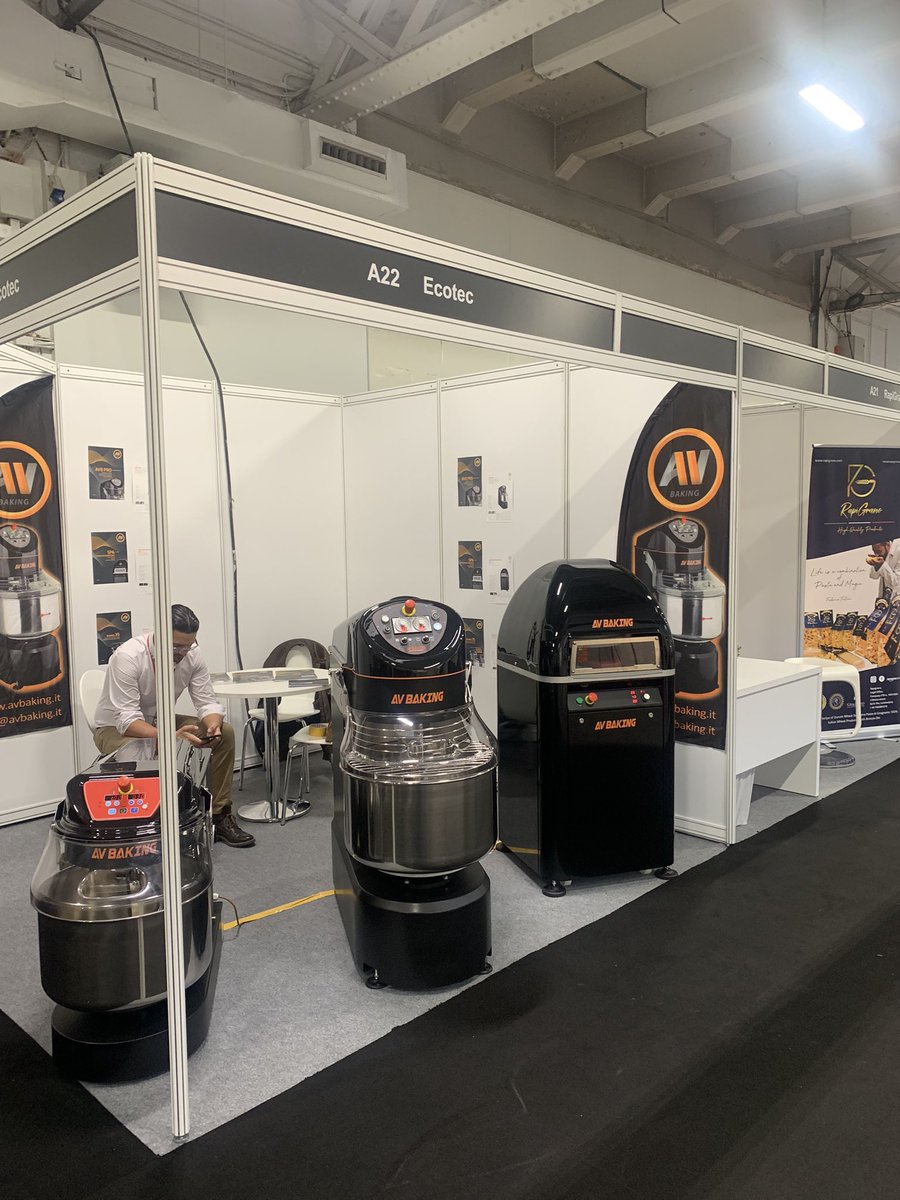 ManiarNazim's tweet image. Day Two of The European Pizza Pasta Show Olympia London. Visit Sweetheat on stand D60 sweetheat.co.uk #pizzapastashow @pizzapastashow #pizza #pizzeria #pizzaequipment #sweetheatheateddeliverybags #restaurant #takeaway #fastfood #italianrestaurant #chef #hospitality