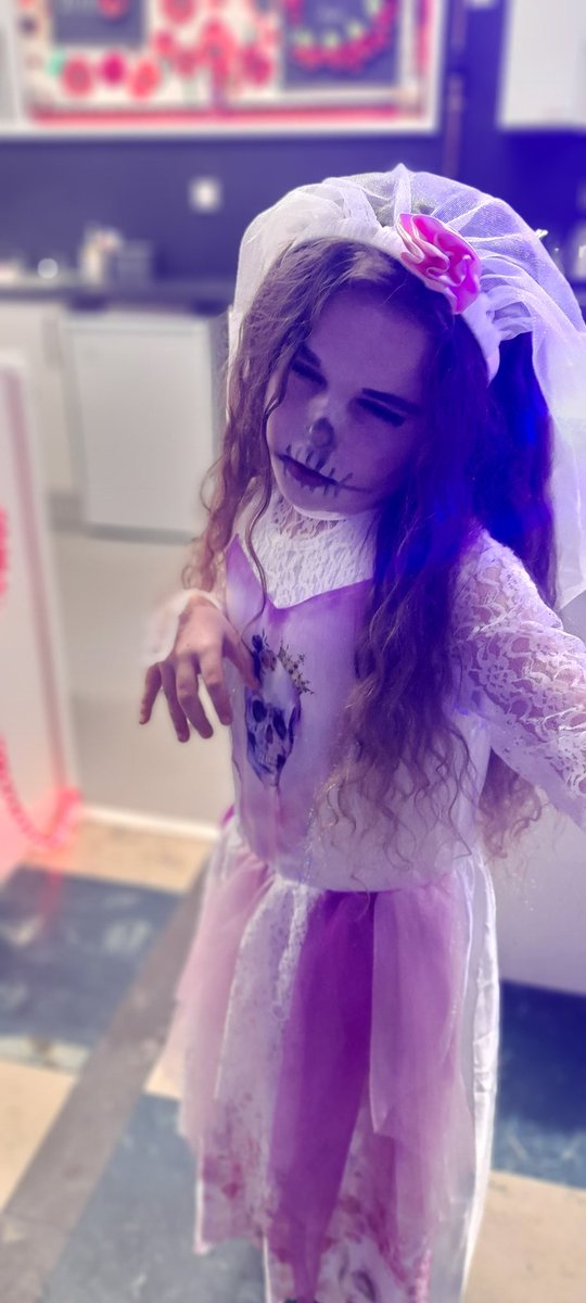 CraigfelenP's tweet photo. There are some really scary costumes in #cfp34 https://t.co/c48vAoYB8m