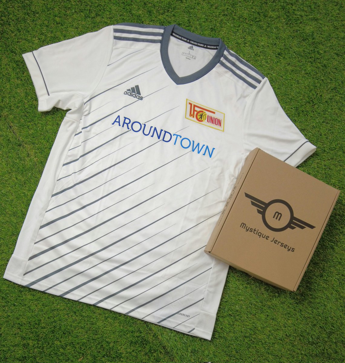 MystiqueJerseys's tweet photo. Competition Time 🚨

If Messi scores anytime tonight, someone will win a free Football Jersey Mystery box on us! 

Get yours 👉 https://t.co/9ubOGwcLAl

🔄 Retweet &amp; follow to enter https://t.co/1InQcYsbWZ