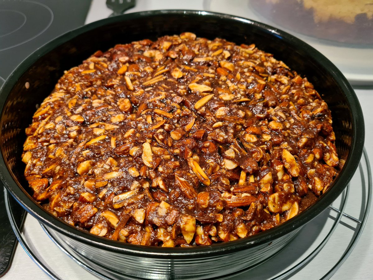 kasawid's tweet photo. #BrowniesAlmondCaramel 🍫🥧🍯#Homemade #myHandmade #brownies #บราวนี่อัลมอนด์คาราเมล #บราวนี่ #โฮมเมดเบเกอรี่ https://t.co/ybVN7HpVqD