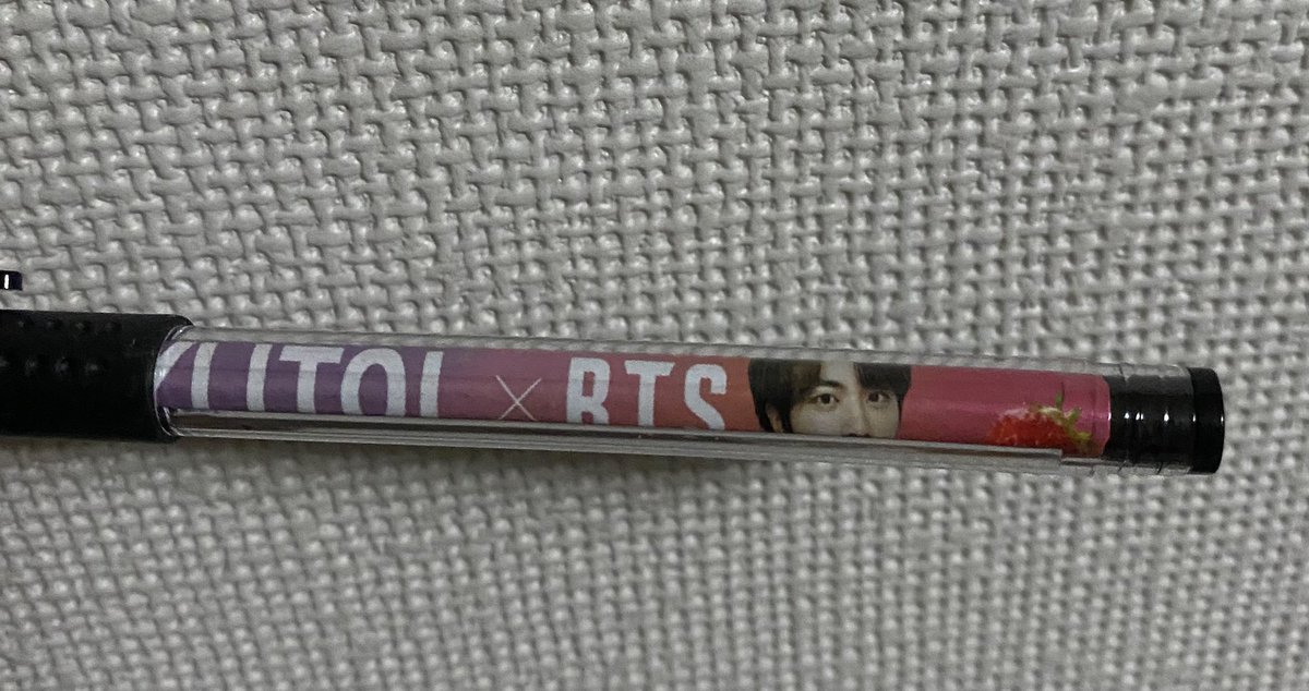 pu__ma3's tweet photo. ヨドバシで運試しで購入したら、最高のセットが届きました♫被っていないことも嬉しいです❤︎ボールペンのキットは見つからなかったので、100均の普通のボールペンを買って作ってみました♫見づらいけど、満足です❤︎後輩か���もリクエストもらったので、ジョングクさん��作りまーす♫ https://t.co/F7DpnogzEX
