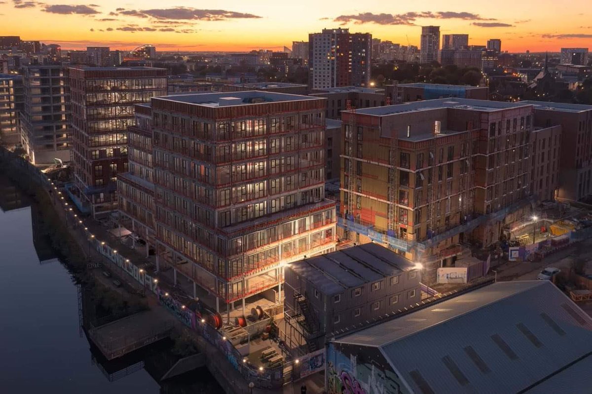 ForLiving_Homes's tweet photo. It’s move in week at Dock 5! This Friday will see the first residents moving into their apartments and we couldn’t be more excited! Preparations are fully underway, the team are busy making sure residents can settle into DockLife as smoothly as possible. https://t.co/NpaUQVxteU