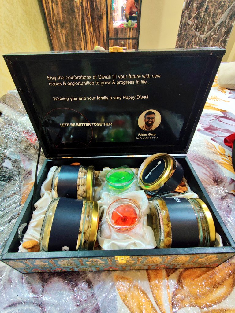 ArjunB9591's tweet image. Thankyou @jointhreedots for sending  this wonderful Diwali Gift 🎁
Happy Diwali in advance ❤️
It was an awesome surprise 😊
