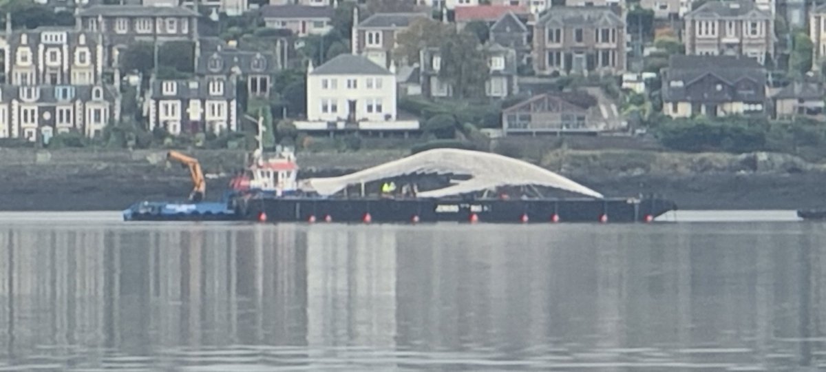 Dundee whale sculpture waiting for the tide rise on the Fife side. I believe lands around 13:00