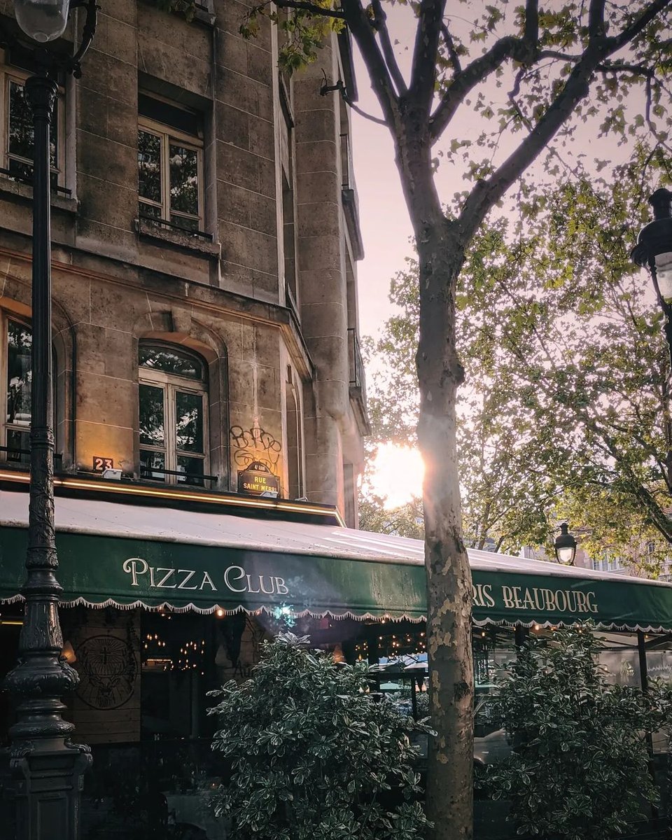Paris walking. And walking. And walking.

Photo: @didineta

#pariswalks #sebaladeraparis #parismonamour #parisfrance #parislight #lalumiereparisienne #hipparis