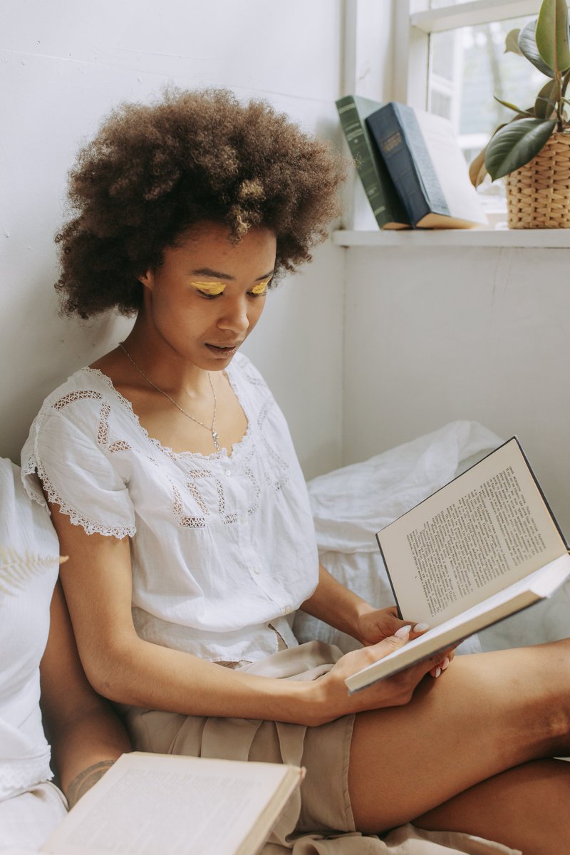 Why10113's tweet photo. #reading #books 
Find out the health benefits of reading.
https://t.co/TPx9s78d2P https://t.co/zIVeVS3zGY