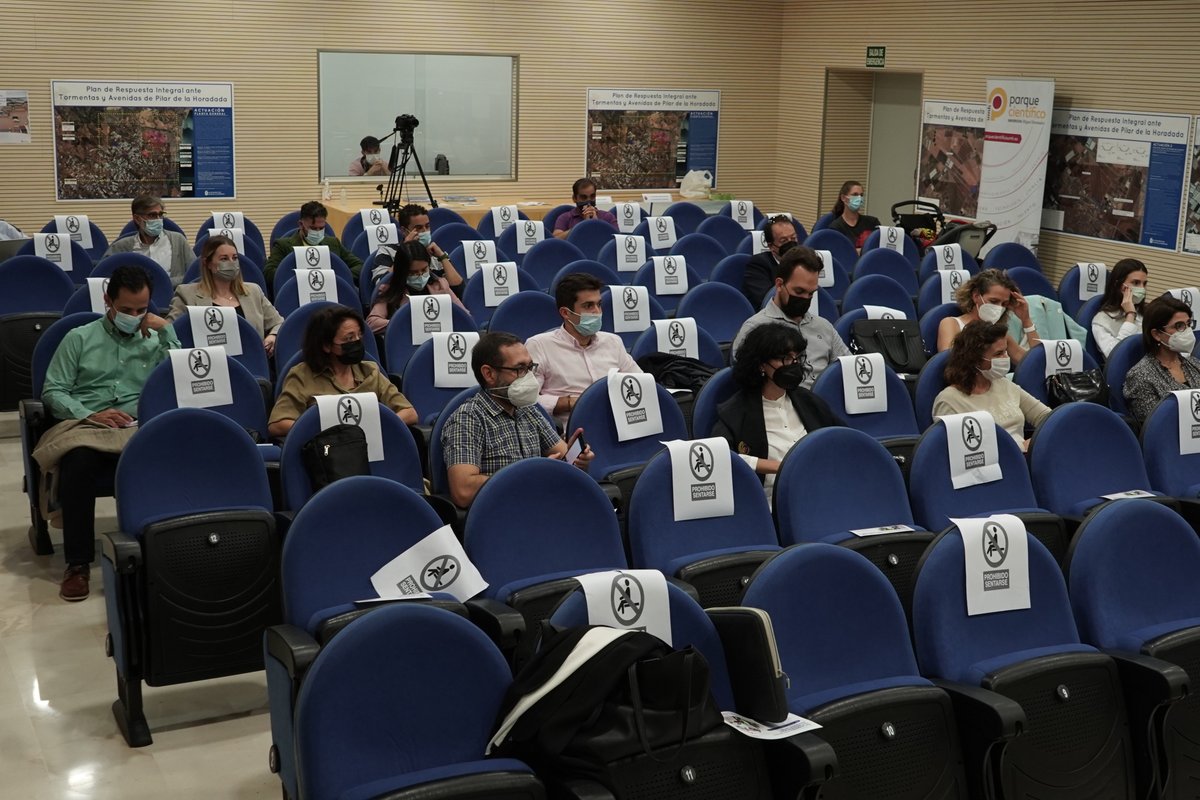 <a href="/lauramolina7_/">Laura Molina</a> <a href="/phoradada/">Pilar de la Horadada</a> <a href="/convega_com/">Convega</a> <a href="/UniversidadMH/">UMH</a> <a href="/sergionamor/">SERGIO ROMÁN GARCÍA</a> <a href="/laura_financial/">Laura Cifuentes</a> <a href="/Alcachofa_VB/">Alcachofa Vega Baja</a> <a href="/tonsami/">Tonia Salinas</a> <a href="/EPSO_UMH/">ESCUELA POLITÉCNICA SUPERIOR DE ORIHUELA</a> @GVAavi @GVAinnova <a href="/AndresGReche/">Andrés García Reche</a> <a href="/APTE_es/">APTE</a> <a href="/emprenemjunts/">Emprenemjunts</a> <a href="/juanjoamate/">Juanjo Amate</a> <a href="/SOStamedida/">Sostenibilidad a Medida</a> <a href="/UMHSostenible/">UMH Sostenible</a> <a href="/saorts/">Santiago Orts</a> <a href="/TMGrupoInmo/">TM Grupo Inmobiliario</a> <a href="/GALsurAlicante/">GAL Sur Alicante</a> <a href="/j_alcaide_c/">José Alcaide</a> #RetosConnectados | Intervienen:

- <a href="/saorts/">Santiago Orts</a>, fundador de <a href="/huertogourmet/">Huerto Gourmet</a>
- Pascual Serrano, pte. <a href="/GALsurAlicante/">GAL Sur Alicante</a> 
- Antonio Ángel Hurtado, pte. <a href="/Alcachofa_VB/">Alcachofa Vega Baja</a> 
- <a href="/j_alcaide_c/">José Alcaide</a> , dir. Las Moreras Fruit &amp; Veggies, división agrícola <a href="/TMGrupoInmo/">TM Grupo Inmobiliario</a> 
- <a href="/juanjoamate/">Juanjo Amate</a>,  fundador <a href="/SOStamedida/">Sostenibilidad a Medida</a>