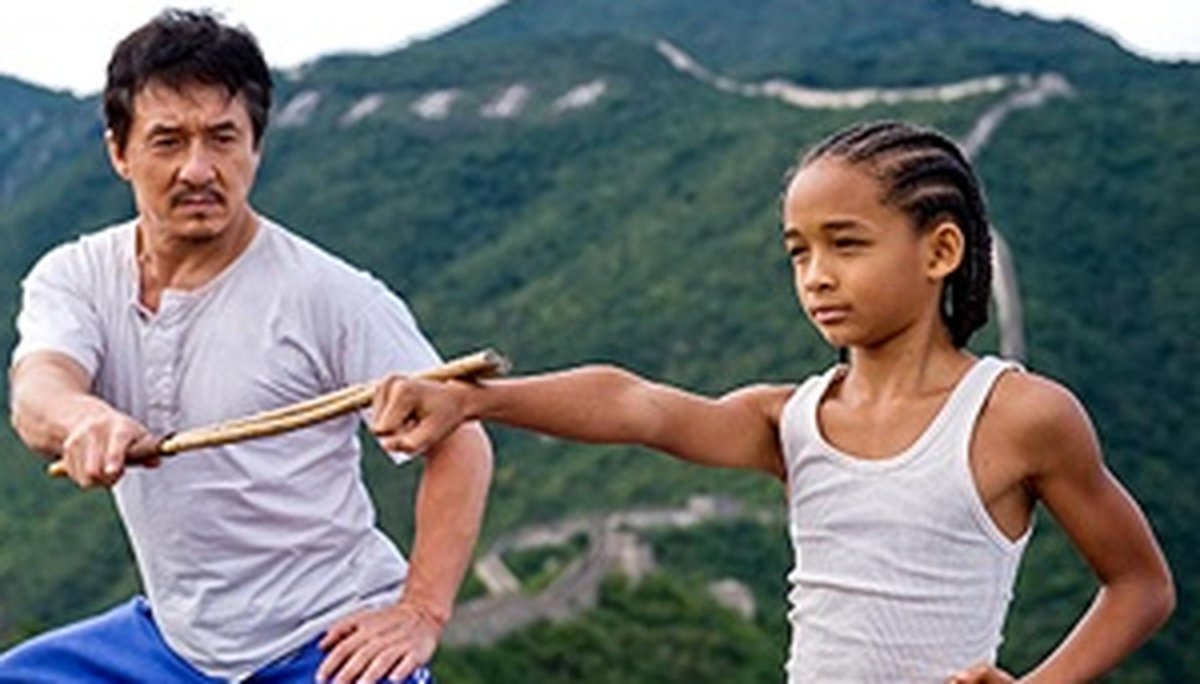 PerRevolutions's tweet photo. #Bales2021FilmChallenge
October 18

Someone makes a friend in a movie

The Karate Kid (2010)

~Jaden (Dre Parker) and Mr. Han (Jackie Chan) are friends by the end of the movie~

#action 
#drama 
#family 

@EyeOfJackieChan 
#DreParker https://t.co/a931642nq3
