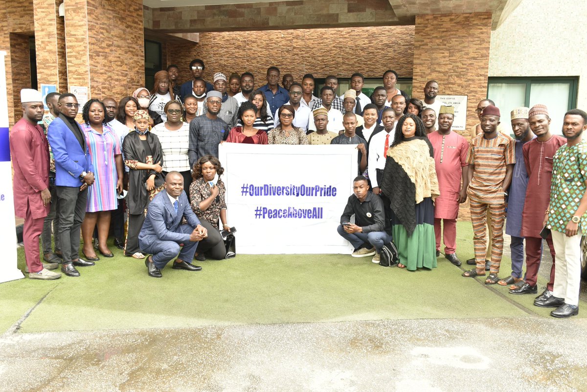 bbforpeace's tweet photo. @bbforpeace in collaboration with @WANEPNigeria and CEYAD organised a National Training Workshop on 'Youth and Intercultural Dialogue in Nigeria . The workshop which was attended by over 50 youths is aimed at fostering intercultural relations in 🇳🇬. Project funded by @unoy_peace https://t.co/Vk0u05WBhA