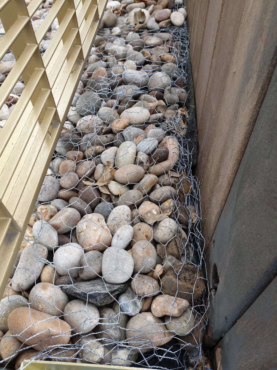 fullerandthomas's tweet photo. Stone retaining wire to ensure no stone goes a wandering!! #fullerandthomas #loveconstruction #stoneretaining #landscaping #groundwork #communalarea #roofgarden #ecogreenroof #london https://t.co/4M3F59ryar