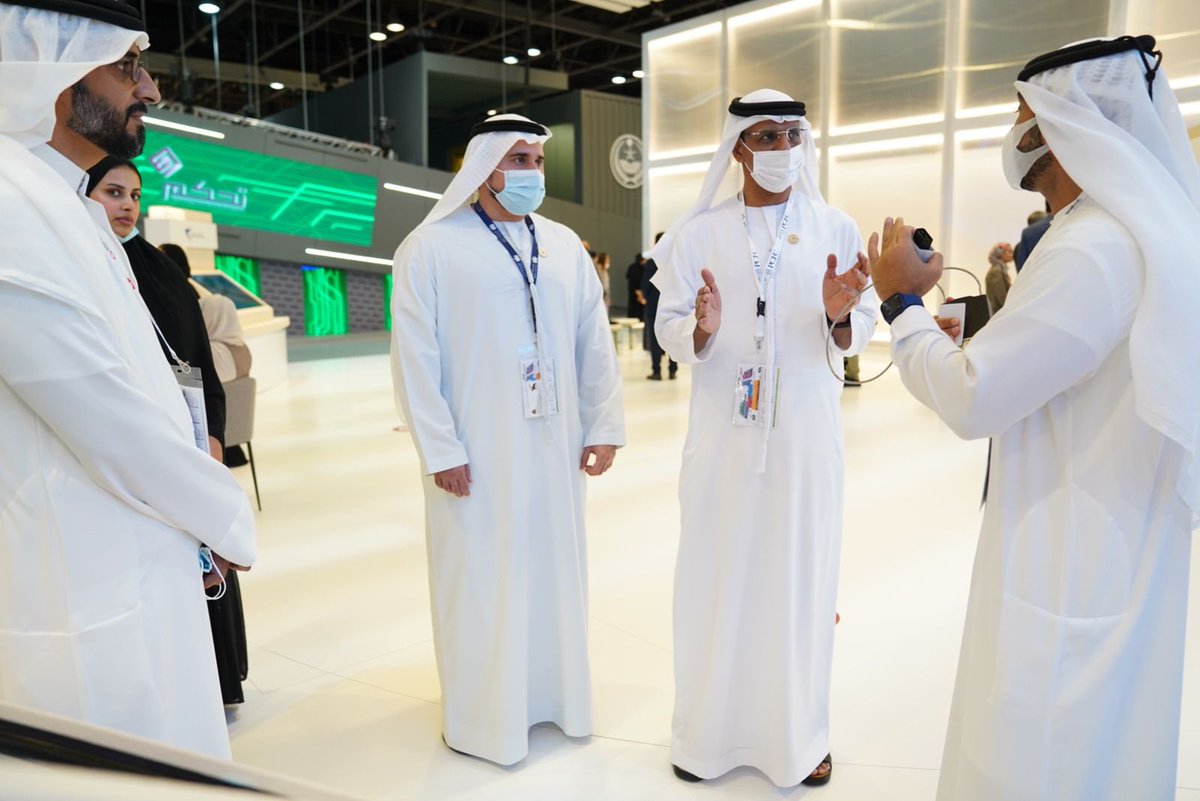 زار سعادة أحمد محبوب مصبح مدير عام جمارك دبي منصة الهيئة الاتحادية للجمارك في معرض جيتكس حيث اطلع على مشروع النظام الوطني لتتبع الشاحنات والشحنات، حيث أثنى على جهود الهيئة في تعزيز التجارة وأمن المجتمع.

#gitex2021