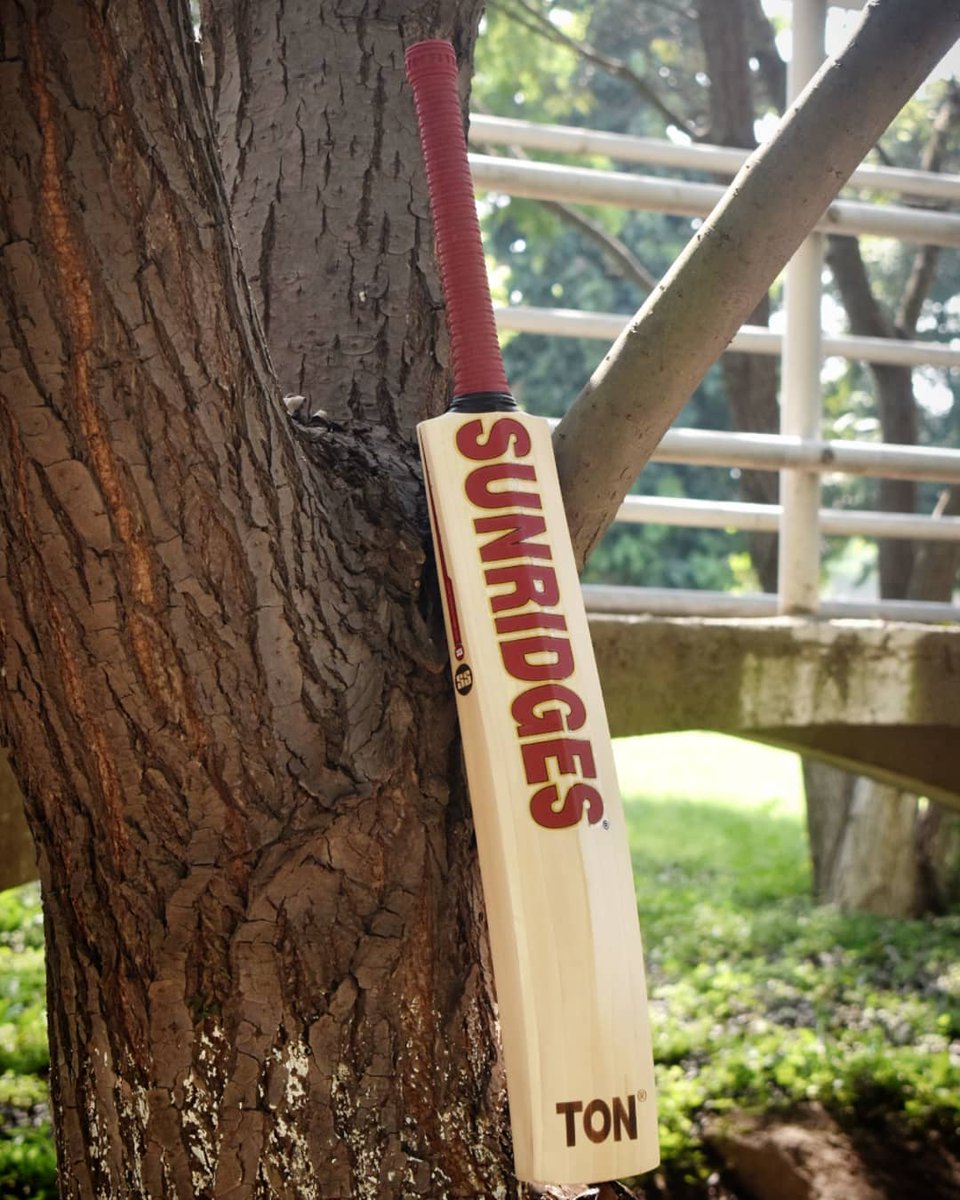 onlinecricstore's tweet photo. SS Super Retro
MRP 13,000
6 Straight Grains
Weight 1190 Grams
The ping &amp; balance of the bat is tremendous, buy in just 11,000 Inr.
Whatsapp us at +91 91322 60006 for order.
#sscricketgears #sscricket #sscricketbats #ssbats #cricketbat #cricketbats https://t.co/PFnXepymMM