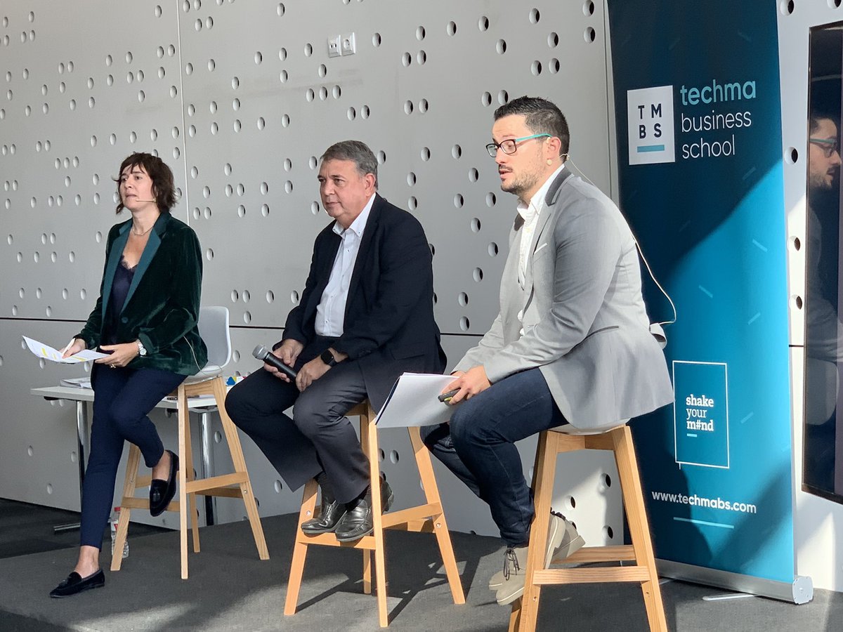 techmabschool's tweet photo. El Sr. @cpratsa_ Regidor d’Economia i ocupació de l’@reus_cat , dona la benvinguda a #Techma a les instal•lacions de @RedessaReus . Gràcies per l’acollida! #reus #tecnoparc #presentació #techma https://t.co/GbcmSaoz8d