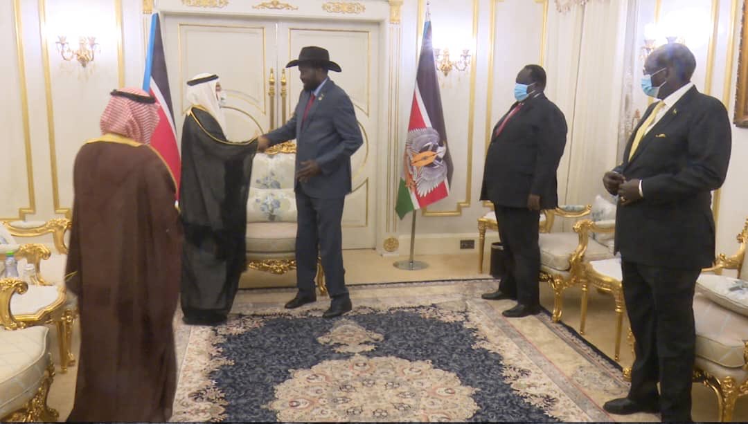 AJaafar900's tweet photo. تشرفت خلال زيارتي لجمهورية جنوب السودان باللقاء فخامة الرئيس سلفاكير ميادرت وسلمته رسالة من خادم الحرمين الشريفين الملك سلمان بن عبدالعزيز (حفظه الله) https://t.co/kGFBPI7LAM