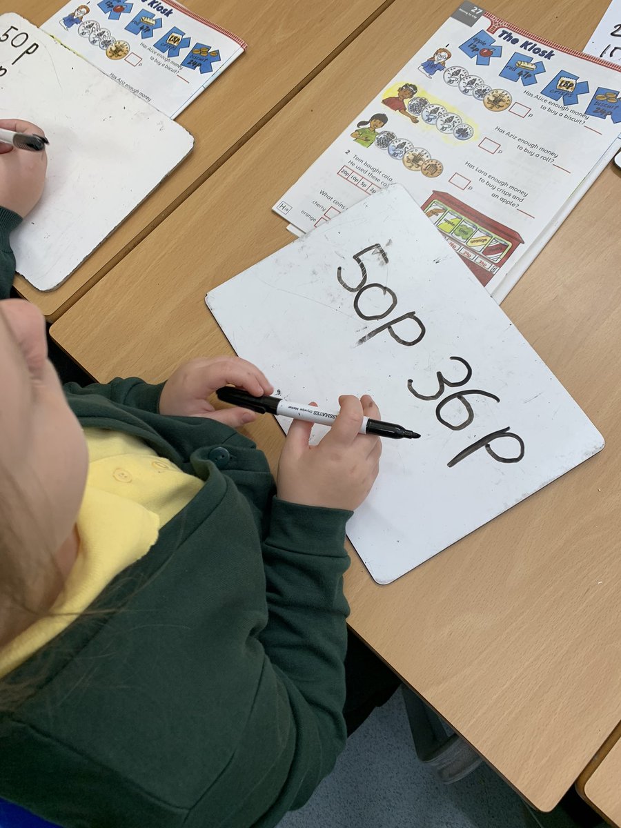 KnightsridgePr1's tweet photo. A busy start in Primary 3 this morning as we learn about the importance of money & how to use is in our everyday life @KnightsridgePr1 @KpsMrlewis #SkillsforLife #KPSNumeracy https://t.co/TV6RRdftJ5
